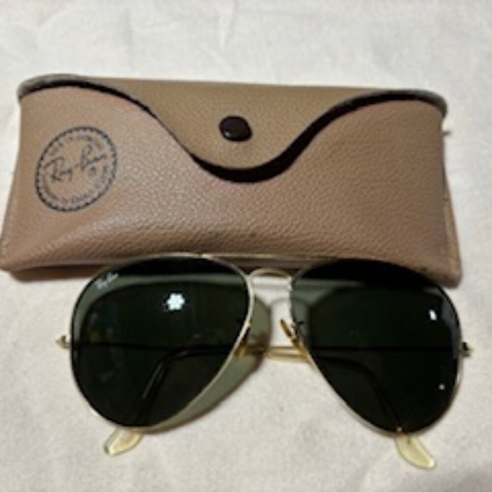 Ray-Ban Classic Aviators Men's Sunglasses with Case - Green Glass & Gold frames